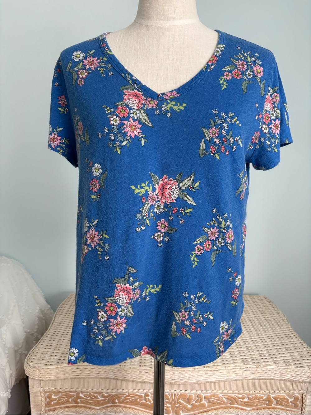 LOFT Blue Floral V-Neck Short Sleeve Tee